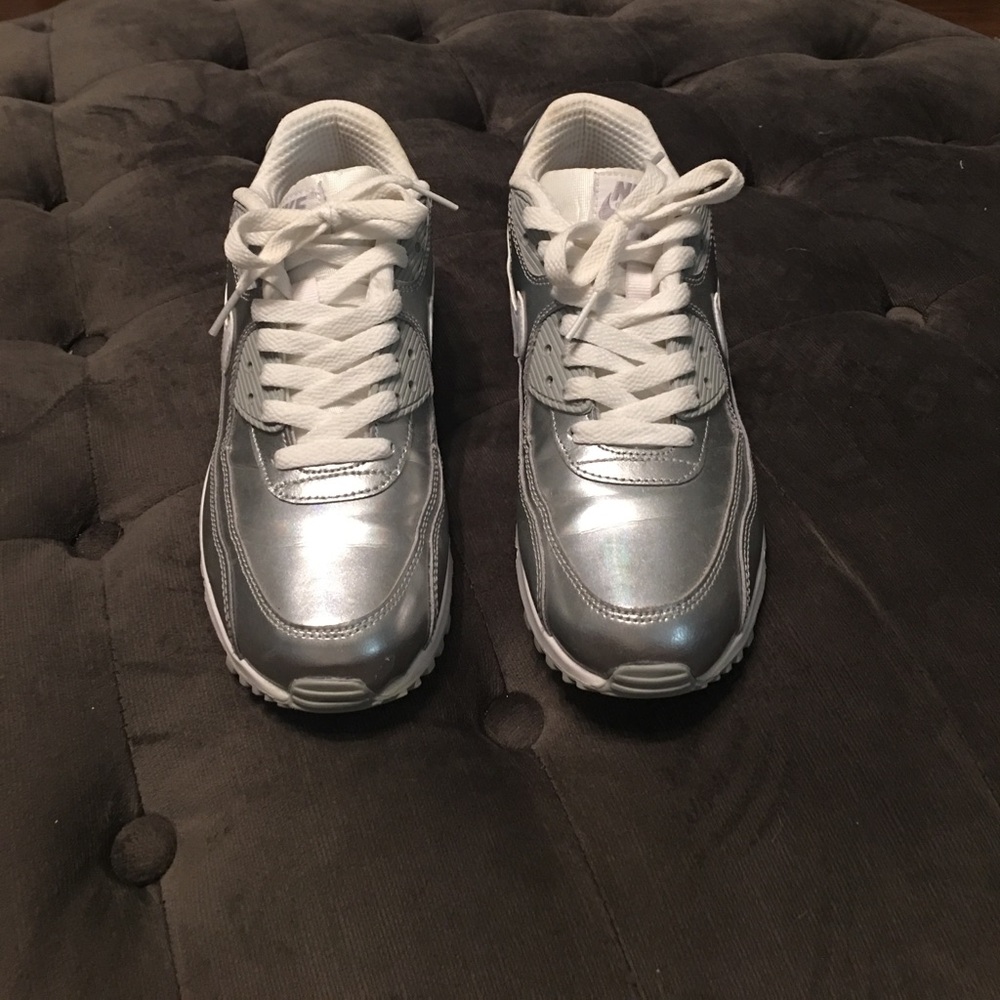 Nike Air Max Athletic Sneakers Silver White - Picture 3 of 3